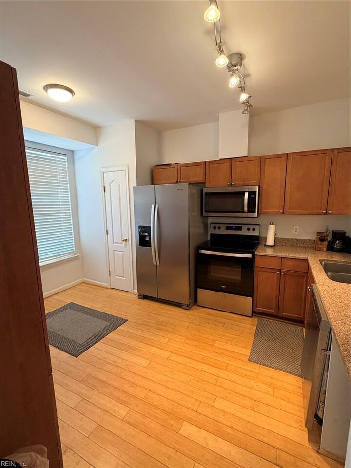 Property Photo: 807 Oak Springs Ct VA 23602
