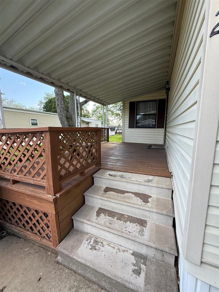 Property Photo:  2 Redwood Lane  IN 47374 