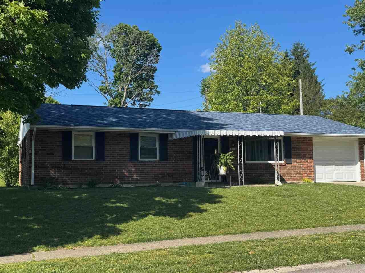 Property Photo:  2724 Willow Drive  IN 47374 