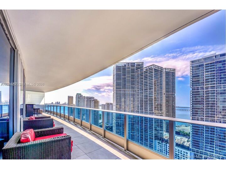 Property Photo:  200 Biscayne Boulevard Way 3404  FL 33131 