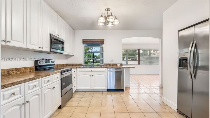 Property Photo: 500 NW 96th Ter FL 33024