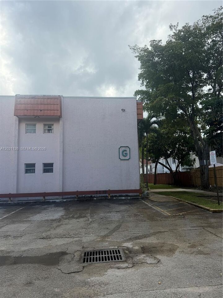 Property Photo:  7610 Stirling Rd 205G  FL 33024 