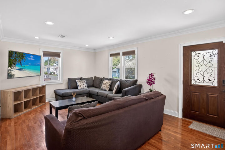 Property Photo:  365 Roosevelt Avenue  CT 06615 