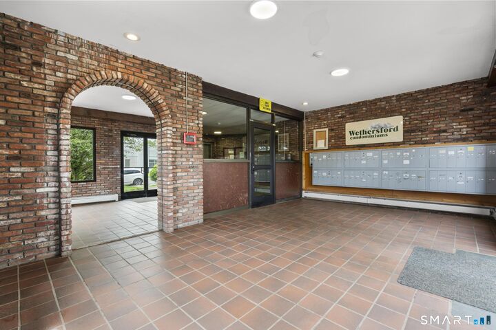 Property Photo: 755 Wethersfield Avenue C15 CT 06114