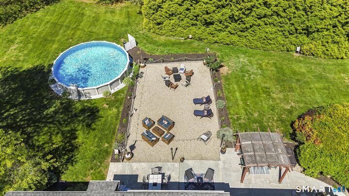 Property Photo:  47 Featherbed Lane  CT 06405 