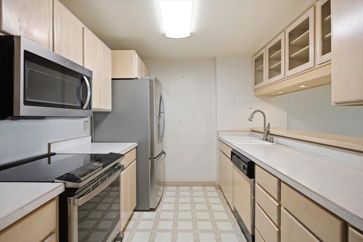 Property Photo:  700 W 7th Ave 508  WA 99204 