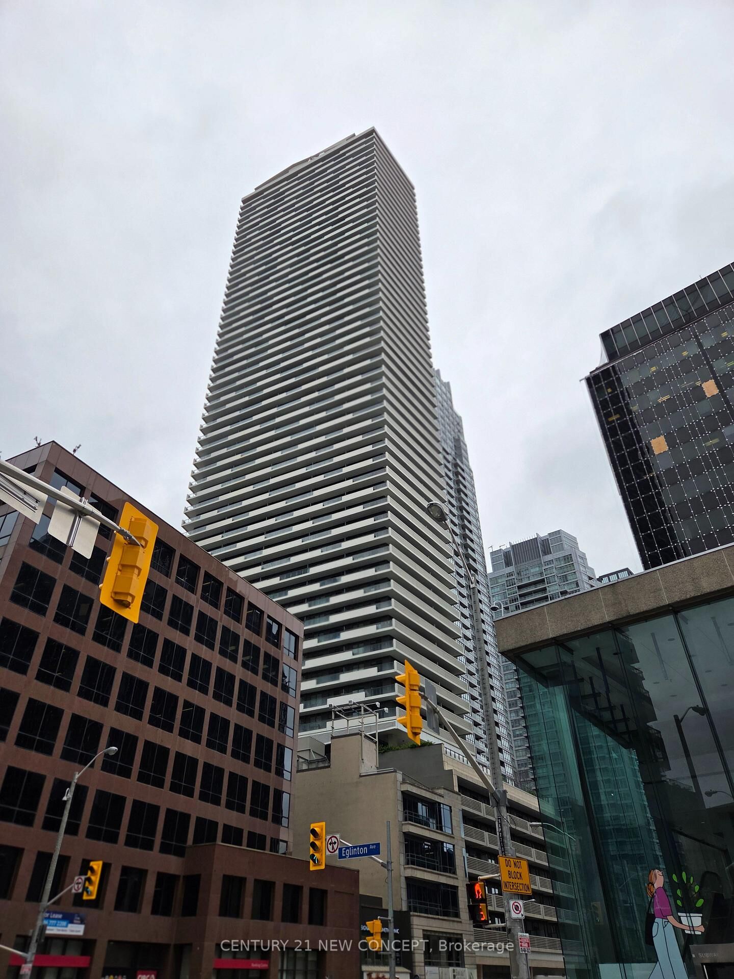 Property Photo: 2221 Yonge Street 3603 ON M4S 2B4