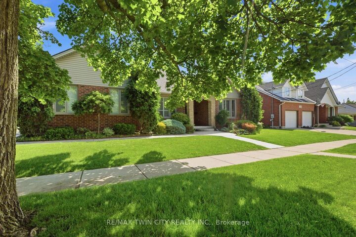 Property Photo: 74 Franklin Street ON N3R 1T4