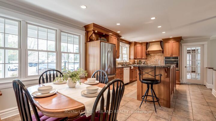 2416 Sunningdale Road W — photo 1