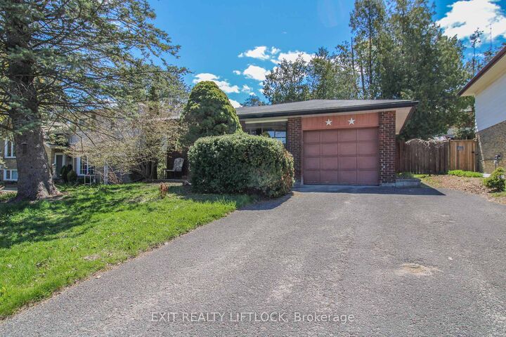 Property Photo: 1139 Danita Boulevard ON K9J 7J9
