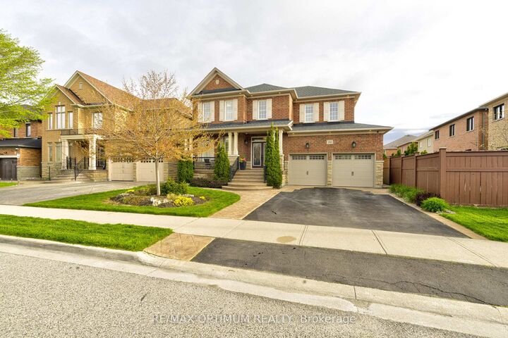 Property Photo: 30 Sorbonne Drive ON L6P 1Z3