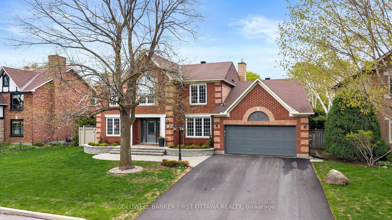 Property Photo:  42 Hampel Crescent  ON K2S 1E4 
