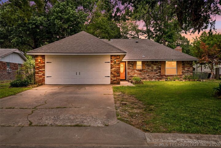 Property Photo:  320 S Meigs Street  OK 74434 