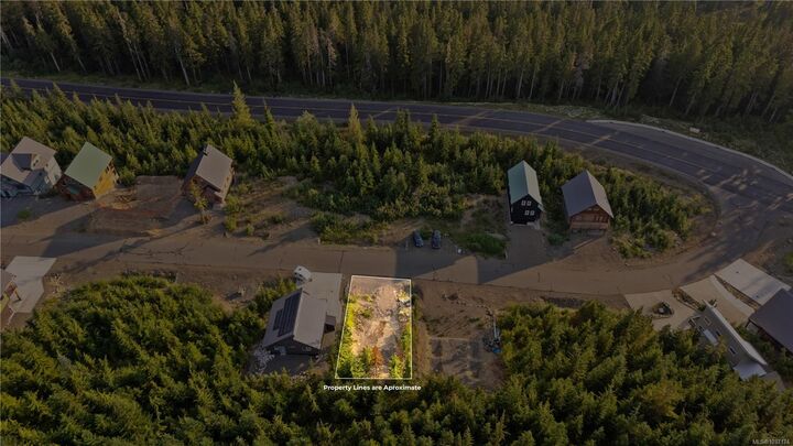 Property Photo: 960 Cruikshank Ridge BC V9J 1L0