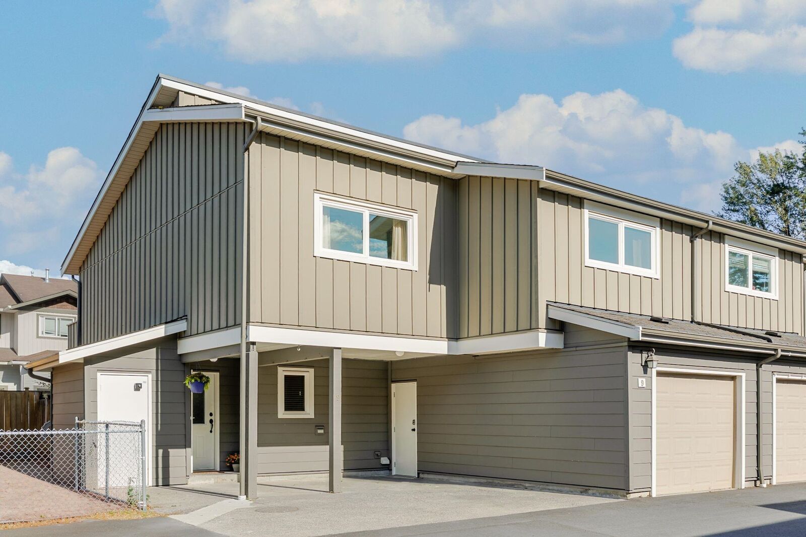 Property Photo:  39752 Government Road 9  BC V8B 0G3 