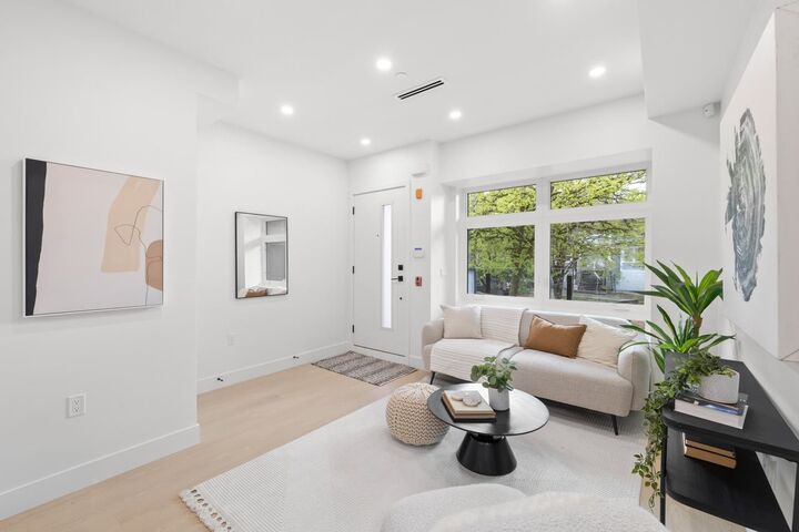 Property Photo: 2135 E Pender Street 201 BC V5L 1X3