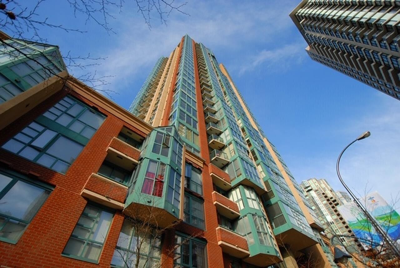 Property Photo:  939 Homer Street 1208  BC V6B 2W6 