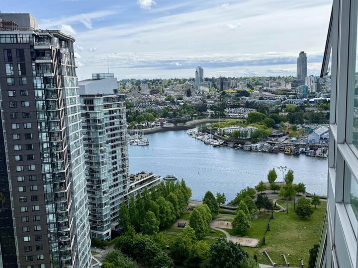 Property Photo:  1495 Richards Street 3106  BC V6Z 3E3 