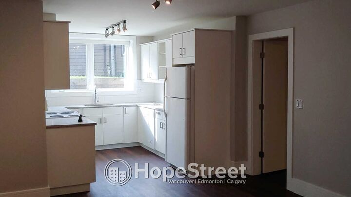 Property Photo:  339 21 Street Bsmt  BC V7M 1Z6 