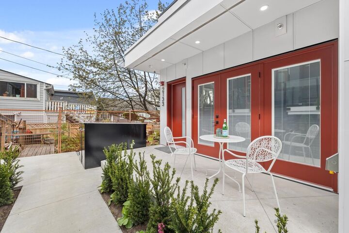 Property Photo: 2133 E Pender Street BC V5L 1X3