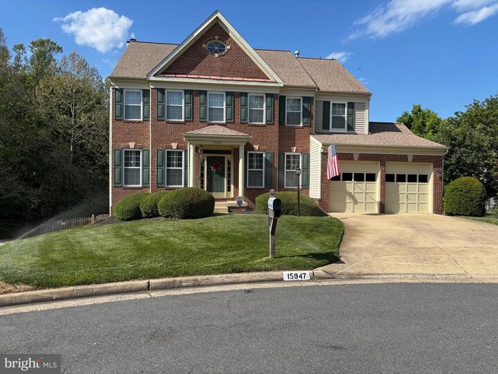 Property Photo: 15947 Kensington Place VA 22025