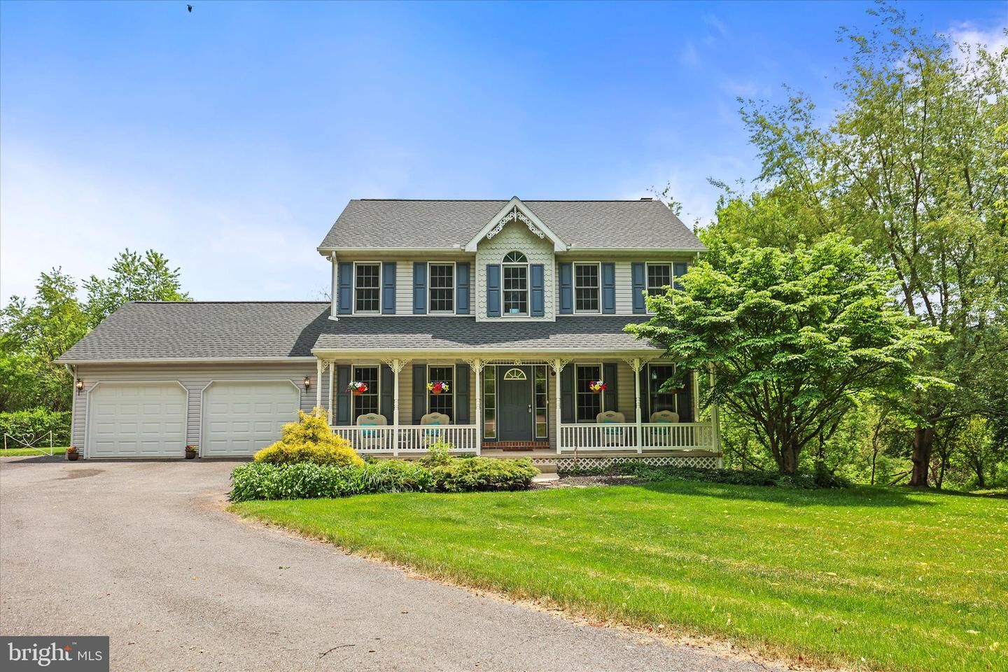 Property Photo:  25 Spruce Road  PA 17053 