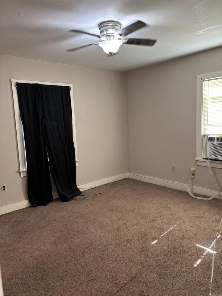 Property Photo:  912 Ellen  AR 71753 