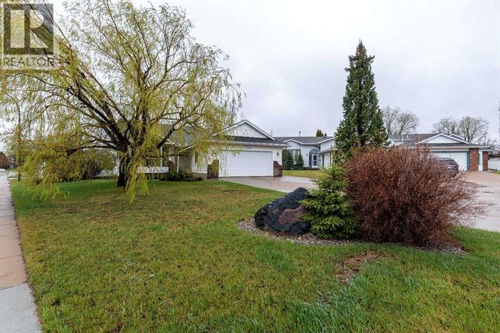Property Photo:  2706 57B Avenue  AB T9V 2M8 
