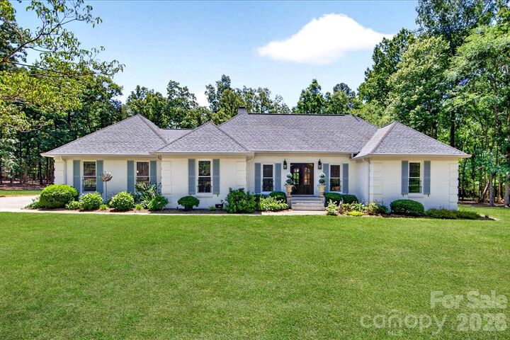Property Photo: 11100 Tara Oaks Drive NC 28227