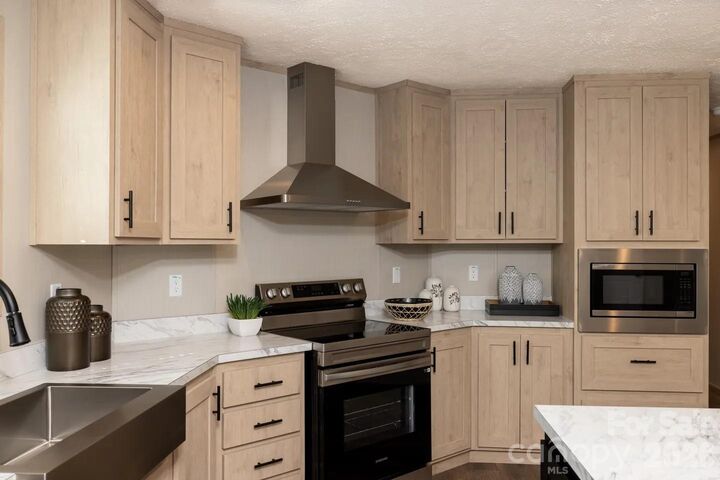 Property Photo:  817 Jupiter Road  NC 28787 