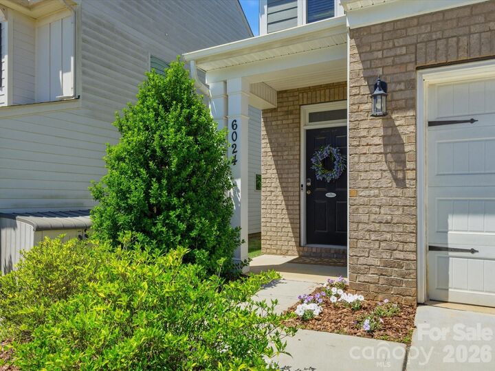 Property Photo: 6024 Hampstead Pond Lane NC 28105