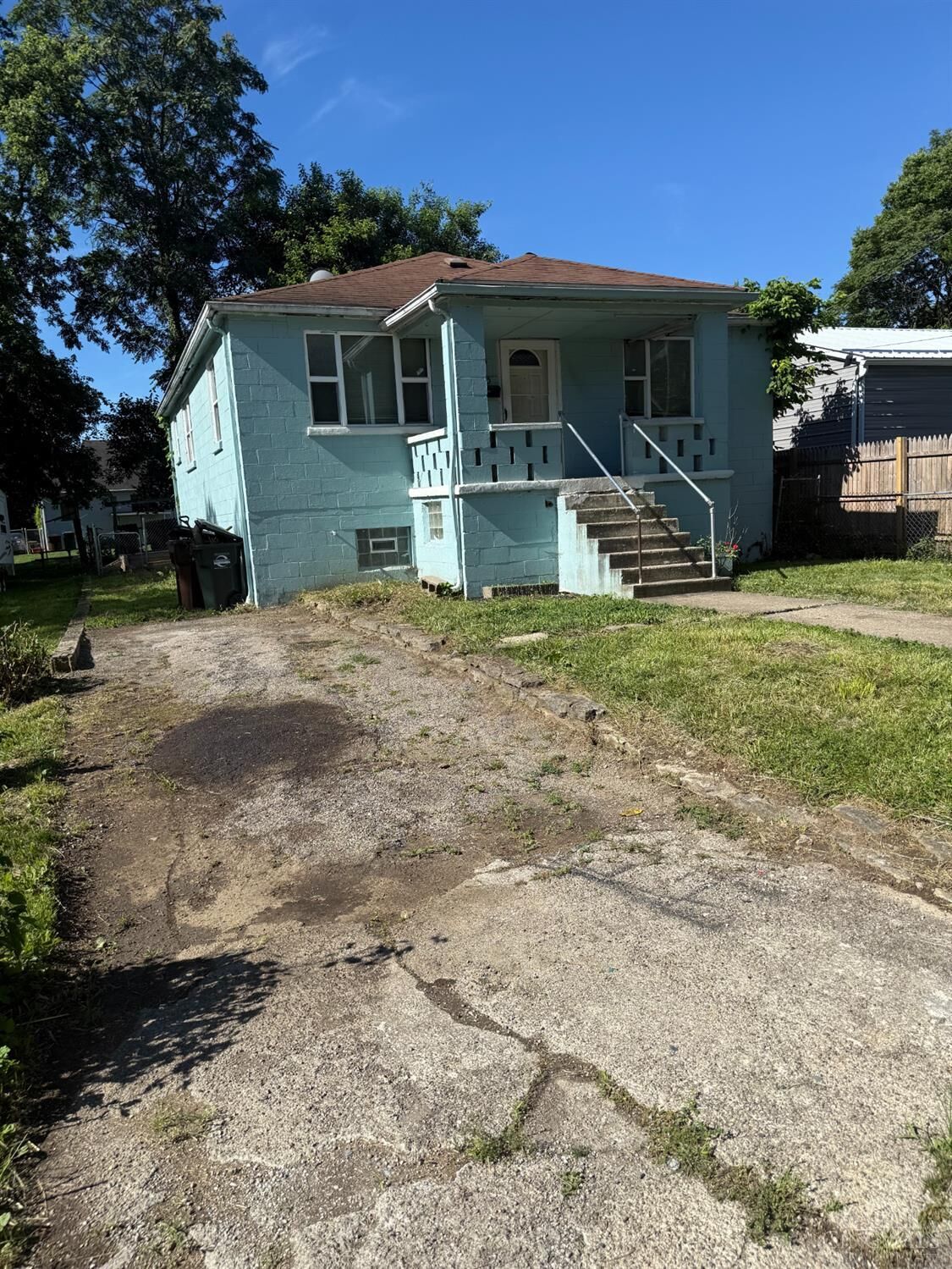 Property Photo: 955 Simmons Avenue OH 45215