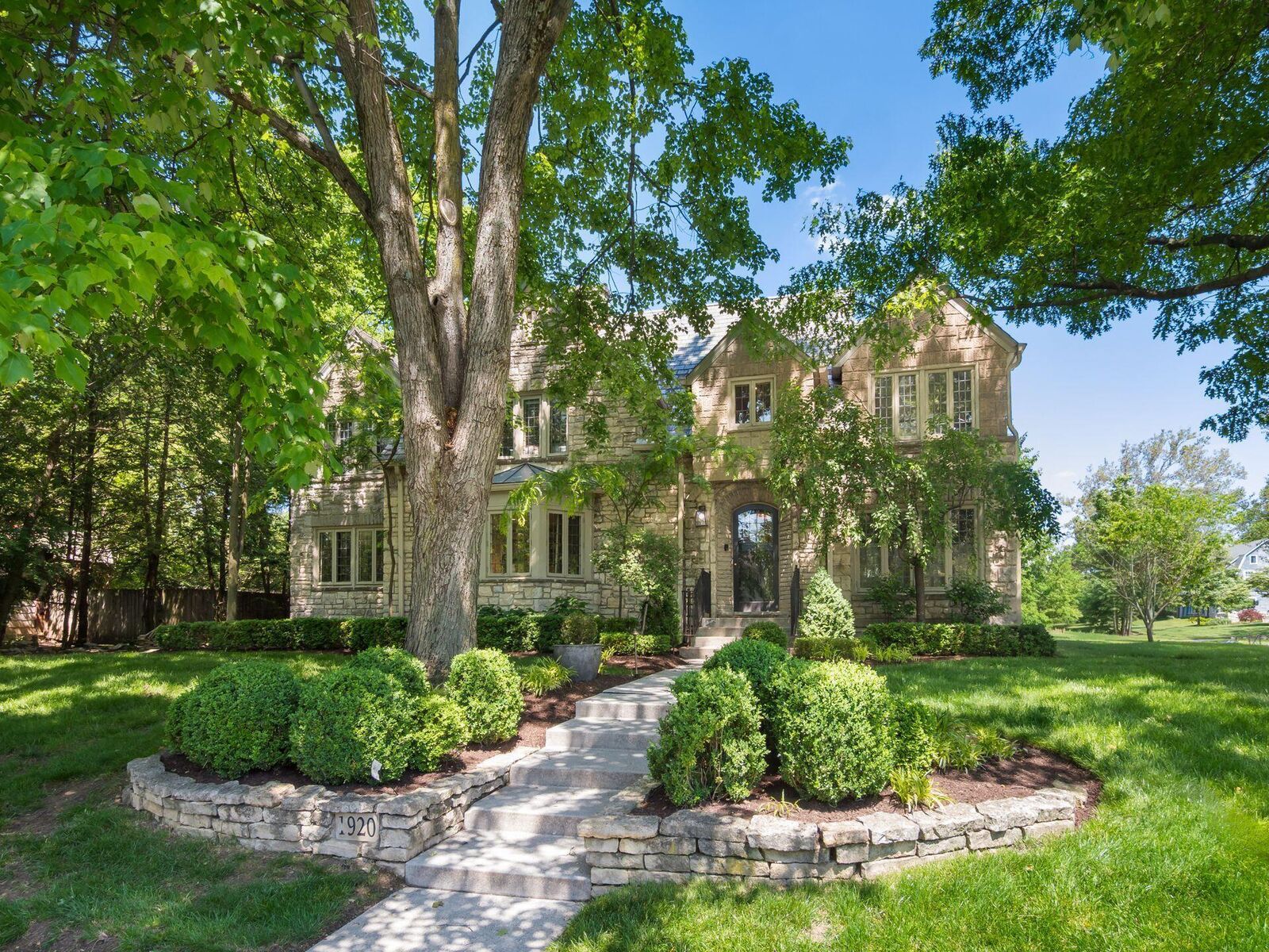 Property Photo:  1920 Edgemont Road  OH 43212 
