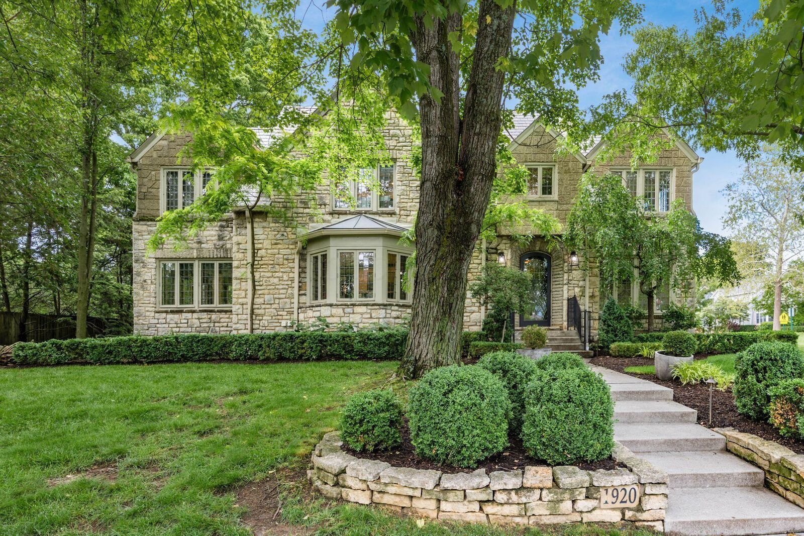 Property Photo: 1920 Edgemont Road OH 43212