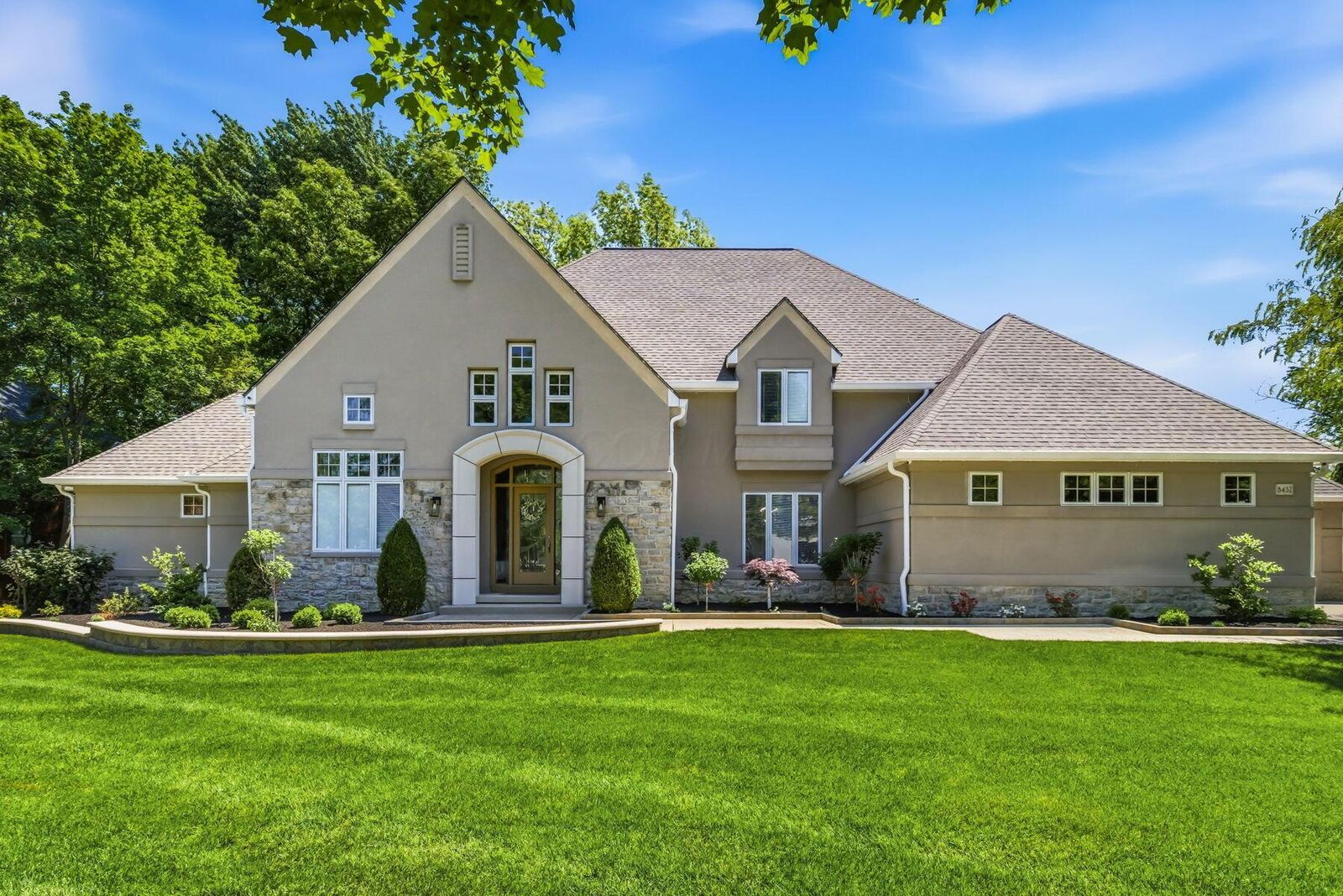 Property Photo:  8432 Tartan Fields Drive  OH 43017 
