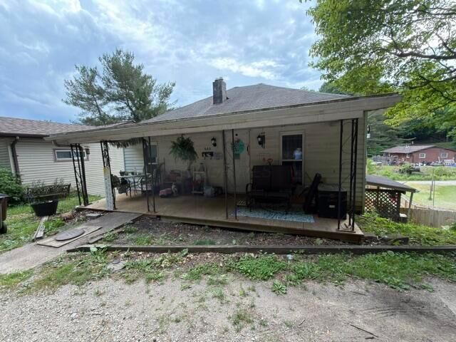 Property Photo:  685 N Walnut Street  OH 43138 