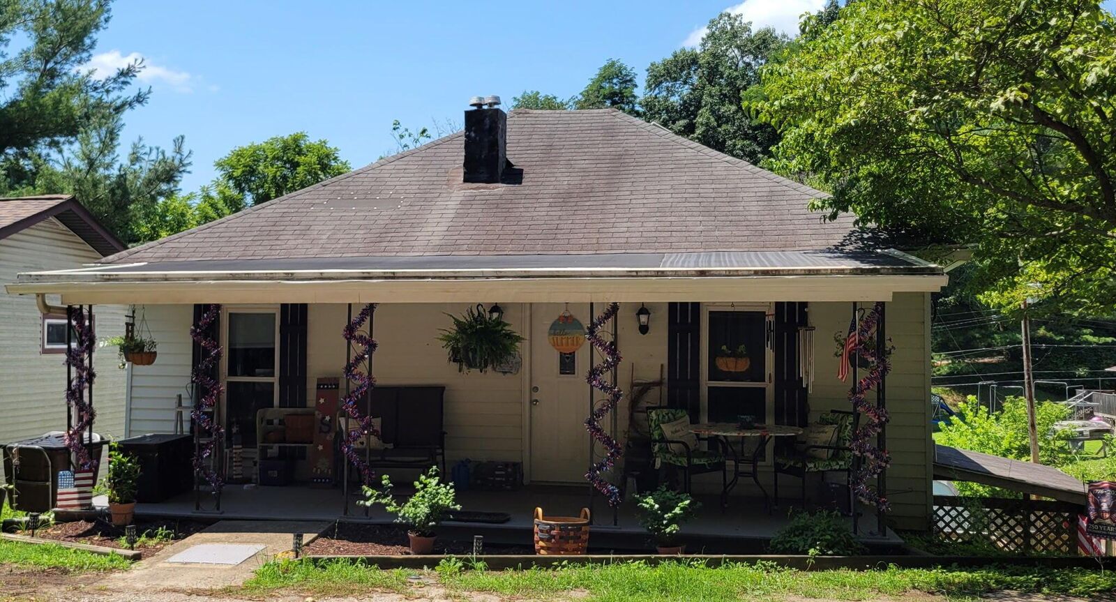 Property Photo:  685 N Walnut Street  OH 43138 