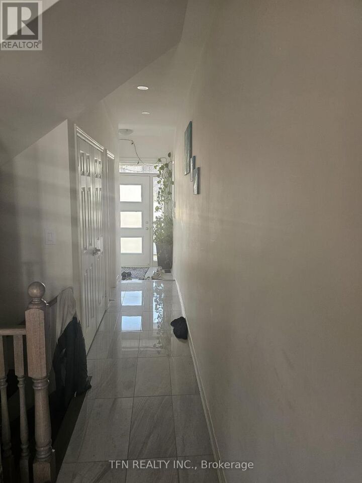 Property Photo:  267 Great Falls Boulevard  ON L8B 1Z5 