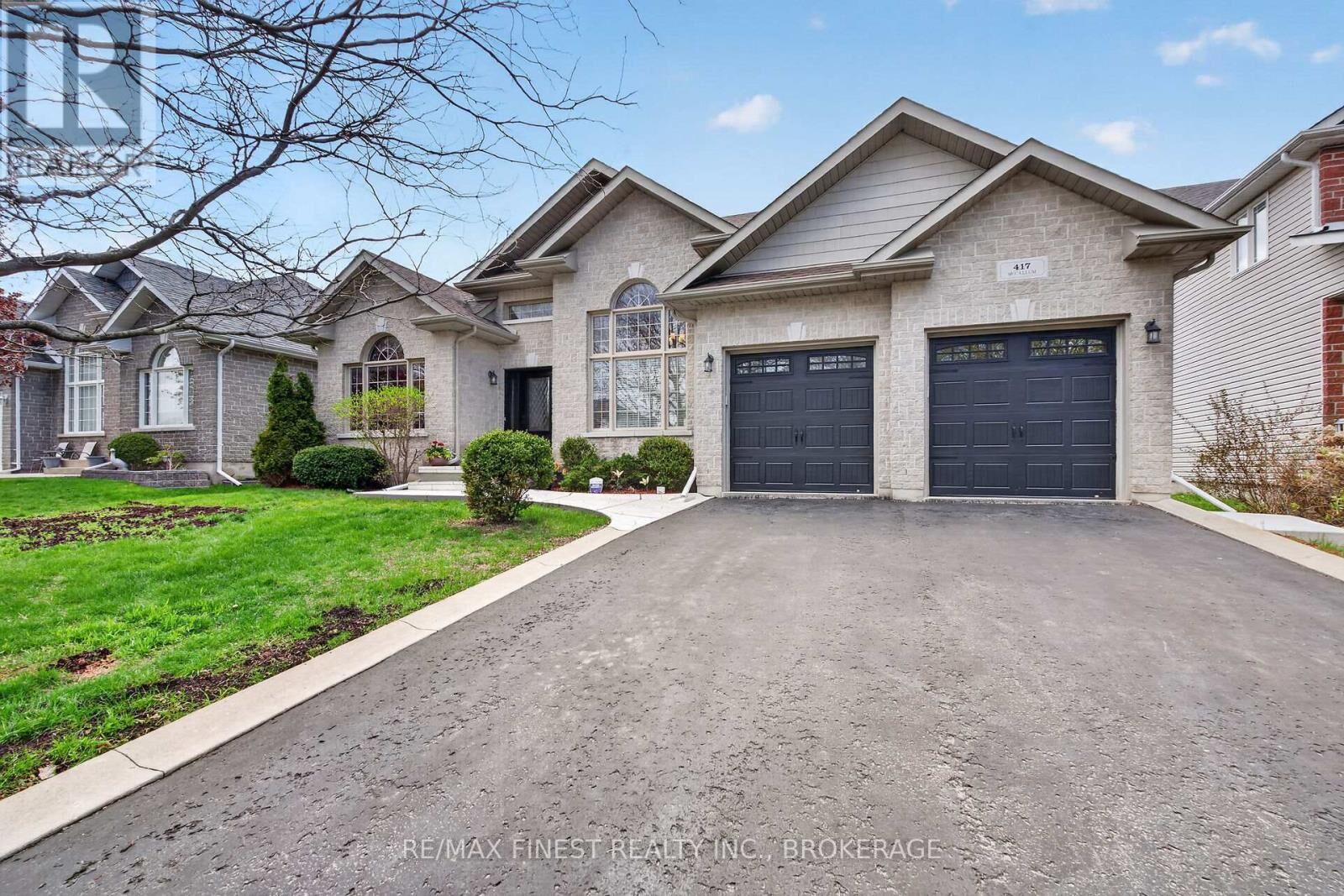 Property Photo:  417 McCallum Street  ON K7K 7L6 