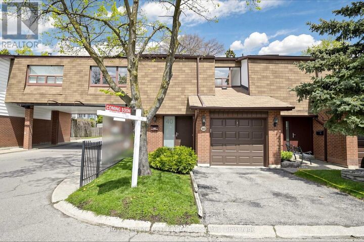Property Photo: 600 Silver Creek Boulevard 40 ON L5A 2B4