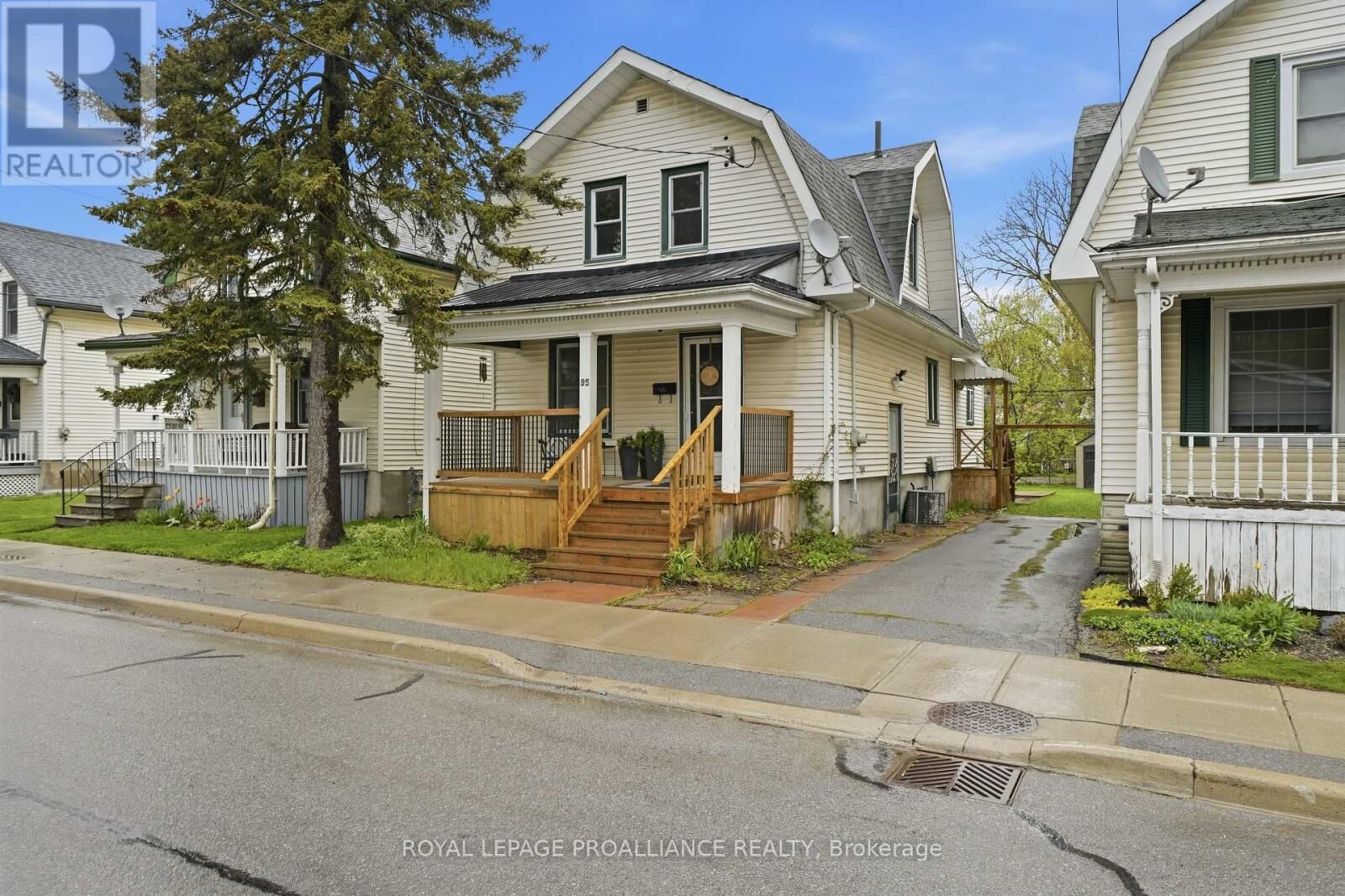 Property Photo:  95 Chatham Street  ON K8N 3S7 