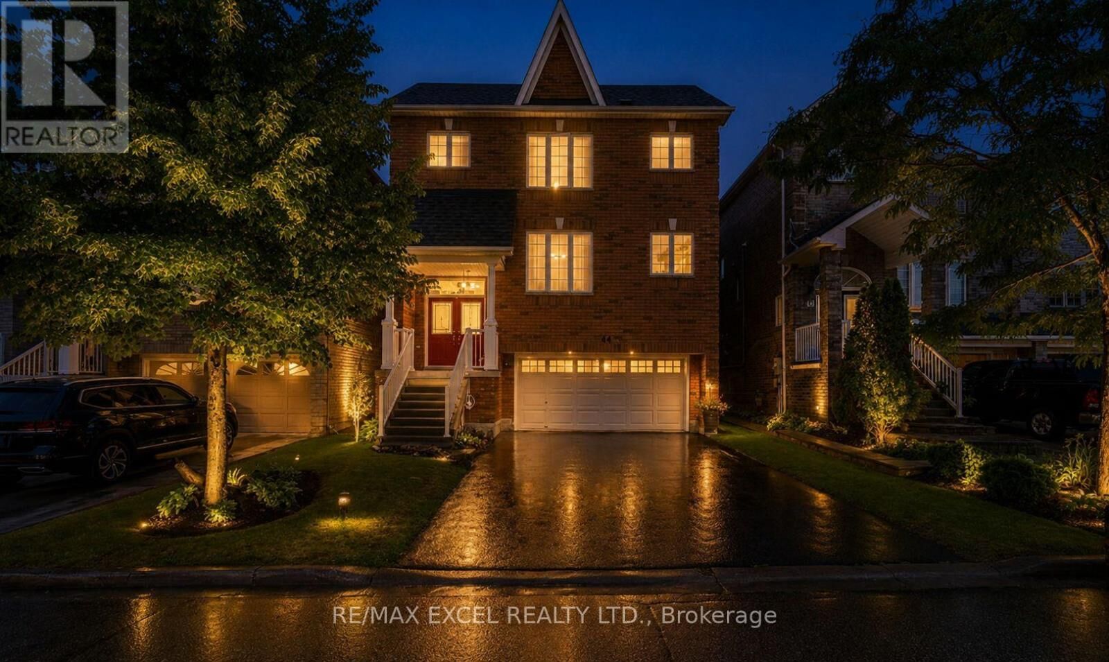 Property Photo:  44 Matthew Boyed Crescent  ON L3X 3C3 
