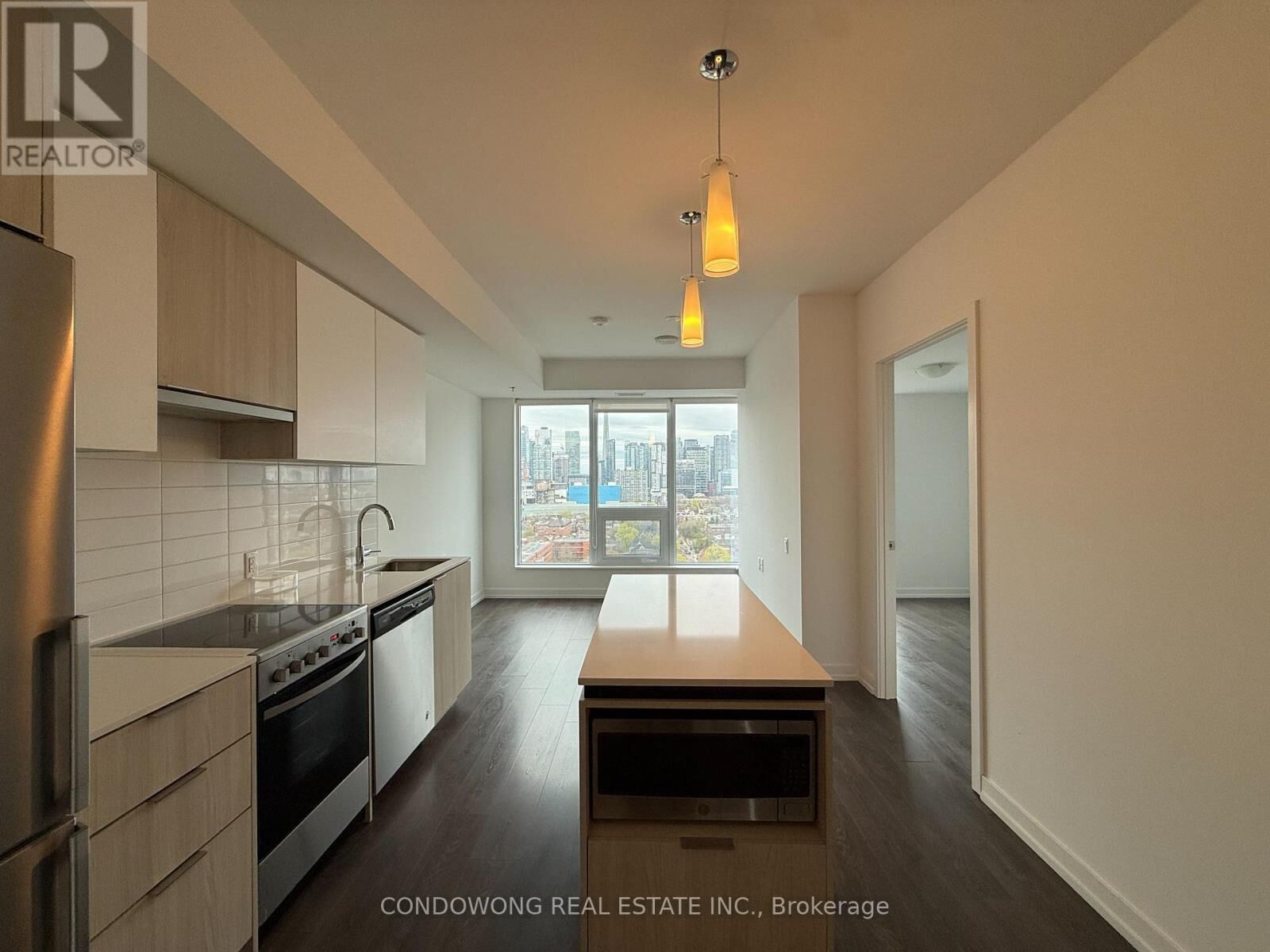 Property Photo:  203 College Street 1401  ON M5T 0C8 