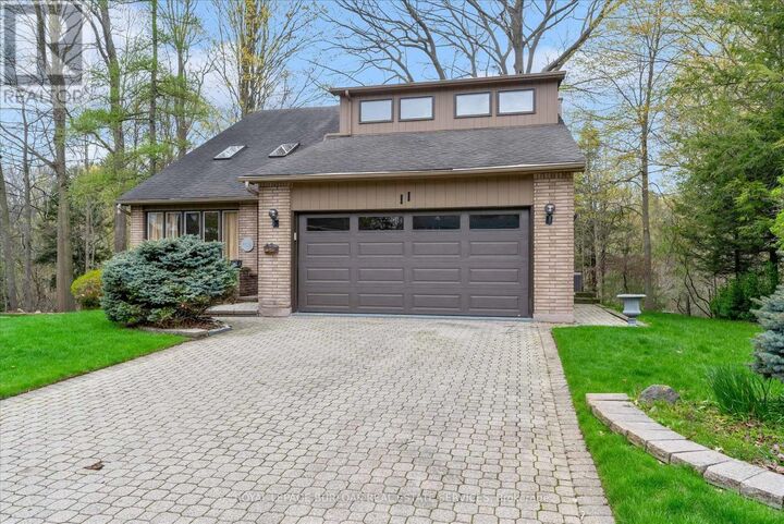 Property Photo:  11 Crawford Court  ON L9H 6G2 