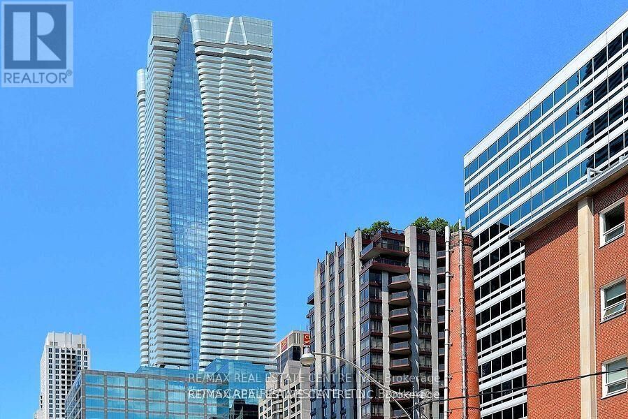 Property Photo:  1 Bloor Street 5107  ON M4W 1A9 