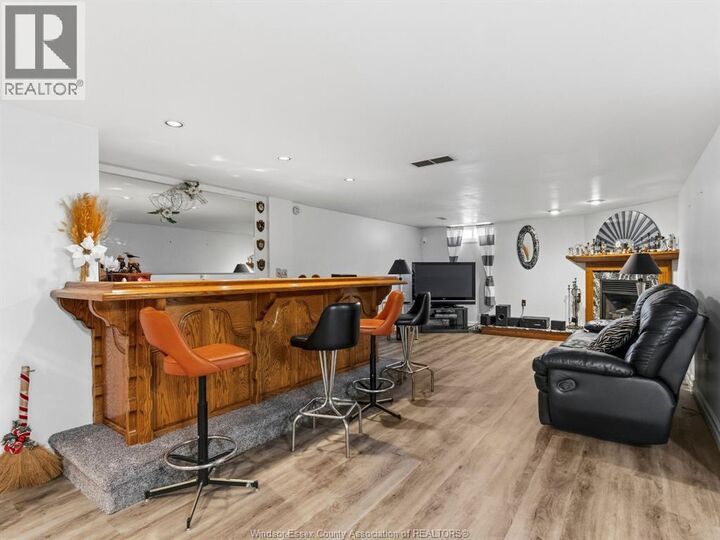 Property Photo: 97 Wilkinson Court ON N9V 2J3