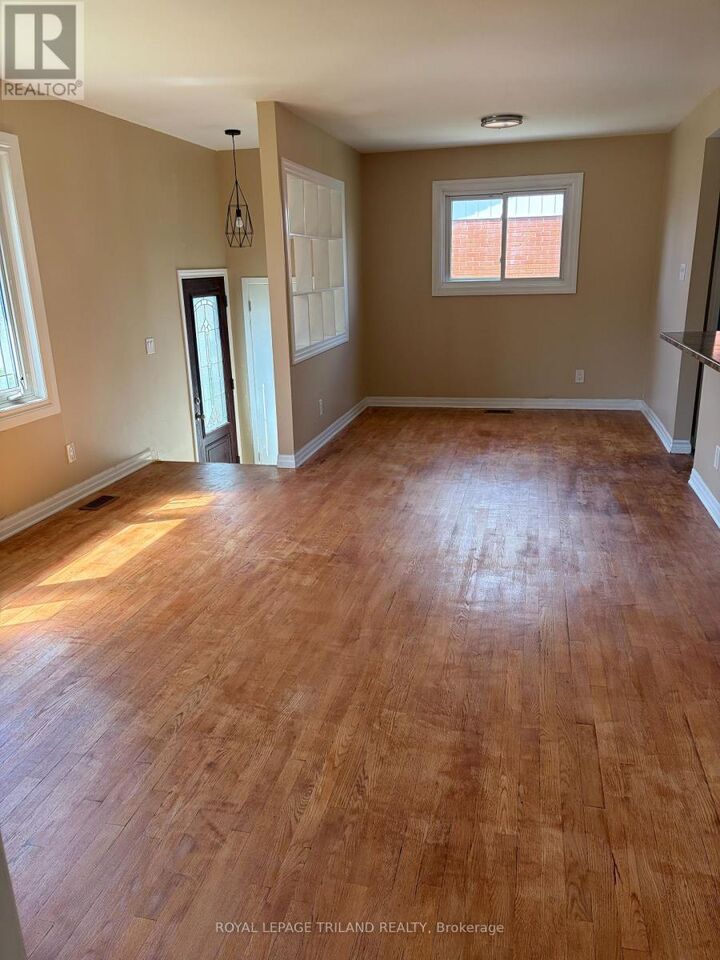 Property Photo:  1548 Dale Street  ON N5V 1X9 