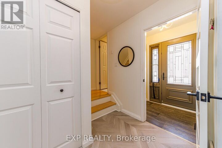 Property Photo: 1836 Lorraine Avenue ON K1H 6Z8