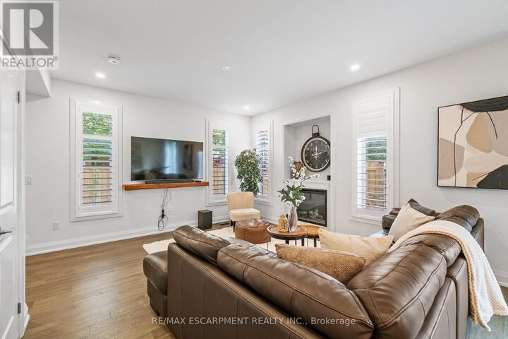 Property Photo:  3384 Carter Common  ON L7M 3R9 