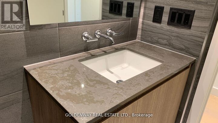 Property Photo:  81 Wellesley Street East 506  ON N5V 1J6 